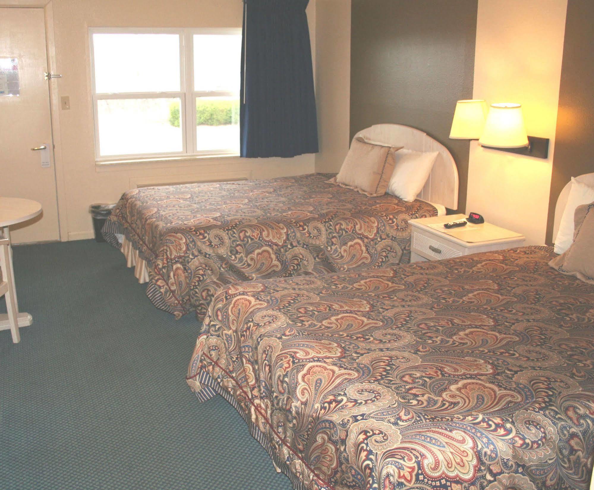Lake Lighthouse Inn Osage Beach Extérieur photo