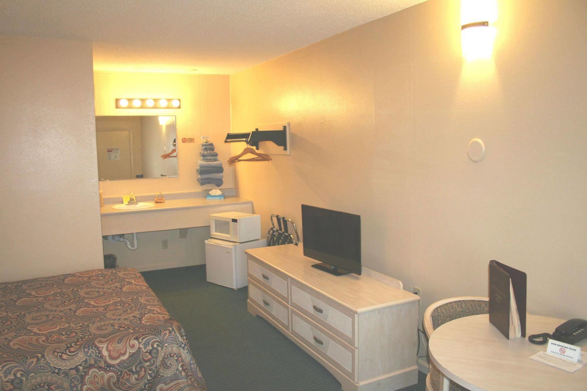 Lake Lighthouse Inn Osage Beach Extérieur photo