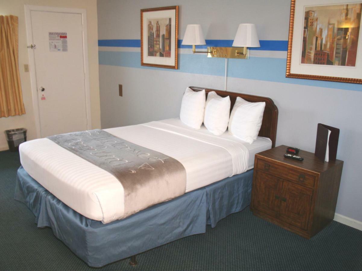 Lake Lighthouse Inn Osage Beach Extérieur photo